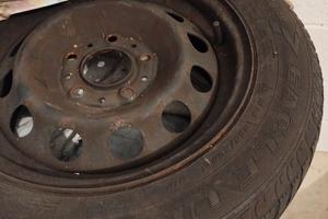Pneumatici invernali e cerchi 205 60 R15