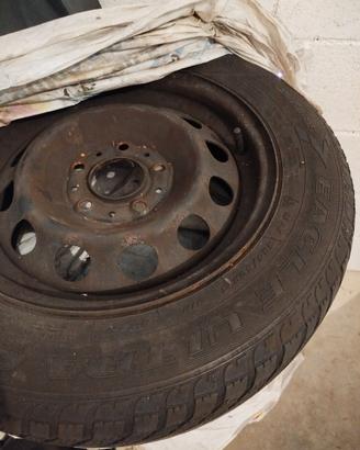 Pneumatici invernali e cerchi 205 60 R15
