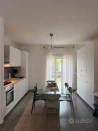 Cucina con colonne dispensa  IKEA