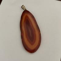 Ciondolo con minerale