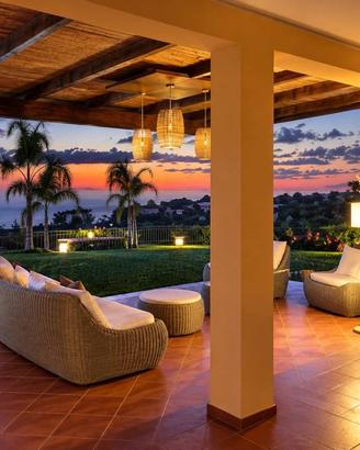 Villa di 350 m² con più di 5 locali a Diamante