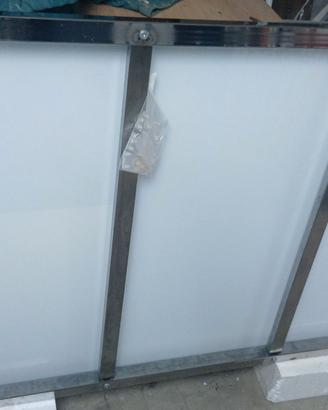 TAVOLO E 4 SEDIE STILE MODERNO