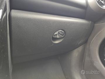 Cassetto portaoggetti MINI COOPER D del 2011