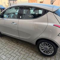 Lancia Y versione platino