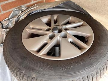 cerchi in lega originali 15'' Toyota Auris II