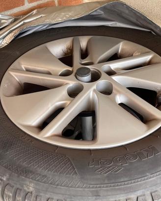 cerchi in lega originali 15'' Toyota Auris II