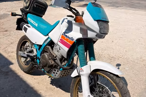 Honda dominator