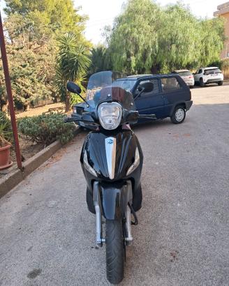 Piaggio Beverly 350cc sport touring