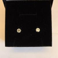 Orecchini a Bottone Tondi con Zircone Brillante 6m