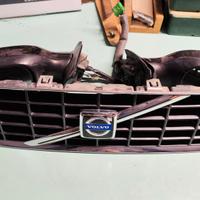 Volvo S60 calandra con logo e specchietti 