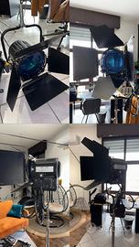 Fari luci da teatro 2 fresnel strand 2000w