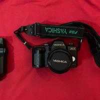 YASHICA 108 MULTIPR.+ FLASH CS-220 AUT.+OB.28-80mm