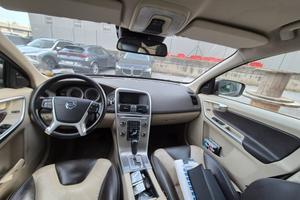 VOLVO XC60 D5 AWD 215CV 2400cc