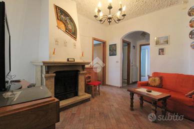 3 LOCALI A ISOLA DI CAPO RIZZUTO