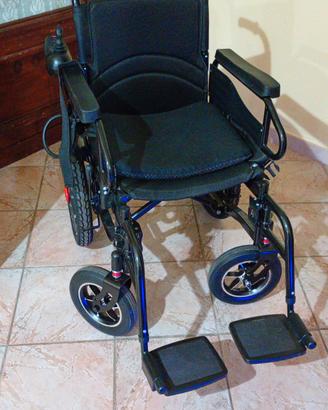 sedia a rotelle elettrica per disabili 