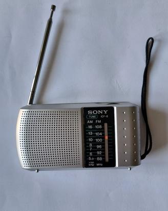 Radio portatile vintage Sony ICf-8 AM/FM a pile