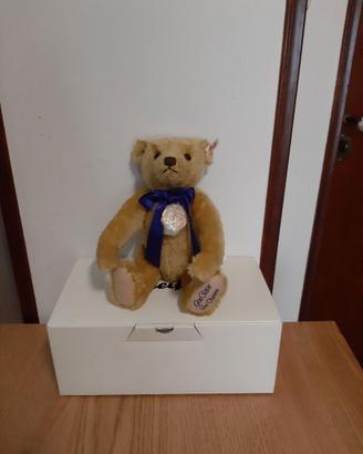 "God Save The Queen" Bear by Steiff