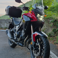 Honda CB500X - 2023 con bauletto Givi