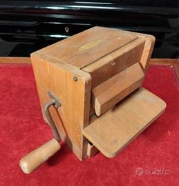 grattugia in legno vintage