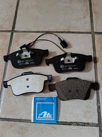 Kit pastiglie freni anteriori Ate