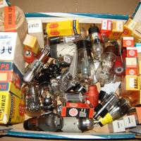 scatola di tubi termoionici radio TV