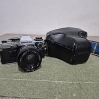 Macchina fotografica Olympus OM10 35mm