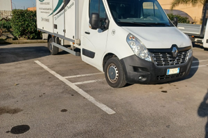 Renault Master con cassa box