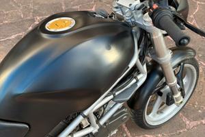 Ducati Monster 600 Dark edition