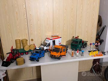 Mezzi /Veicoli  Bruder.  (leggere la descrizione)