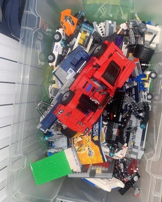 scatole contenenti Lego