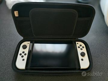 Nintendo Switch OLED + Crash Bandicoot + Custodia