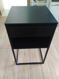 comodino ikea Vikhammer 