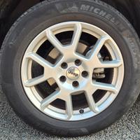 Cerchi in lega R17 Jeep Rengade e pneumatici 
