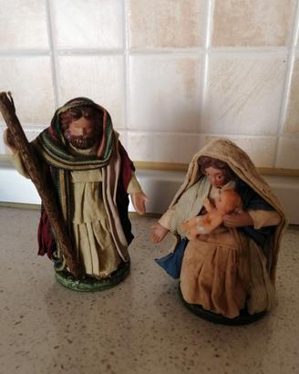 Giuseppe e Maria vestiti per presepe cm 12