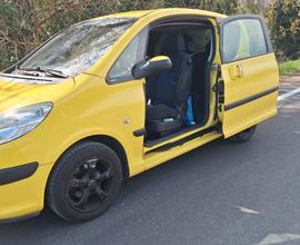 Peugeot 1007 - 2005