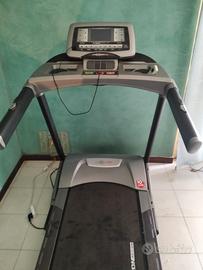 Tapis Roulant XT900 HRC BT semi-nuovo