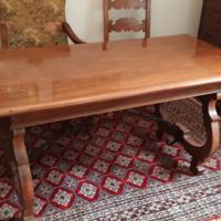 Tavolo fratino con poltrona e sedie