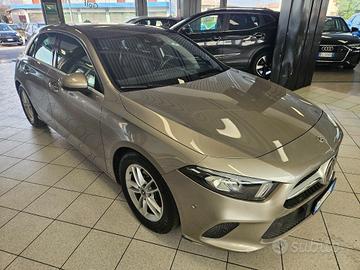MERCEDES-BENZ A 180 d Automatic EDITION Premium