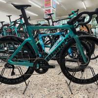 BIANCHI OLTRE RC DURACE DI2 COLORE CHROME CELESTE
