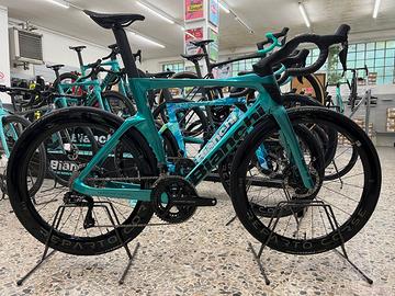 BIANCHI OLTRE RC DURACE DI2 COLORE CHROME CELESTE