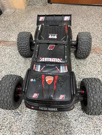 Arrma outcast 8s