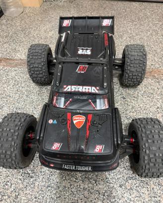 Arrma outcast 8s