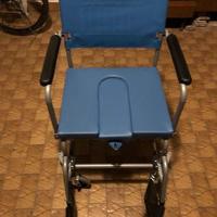 SEDIA COMODA PER ANZIANI E DISABILI