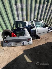 Motore 1 KR e ricambi Peugeot 107