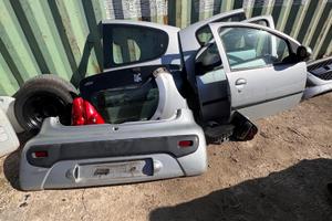 Motore 1 KR e ricambi Peugeot 107