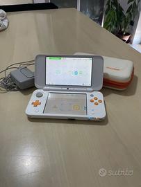 New Nintendo 2DS XL Bianco/Arancione + custodia