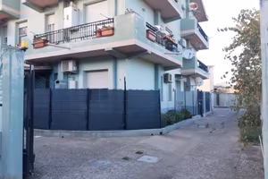 Trivano ristrutturato con giardino