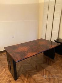 Scrivania in radica e cassettiera accessoria