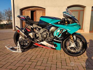 Yamaha R1 Petronas Replica