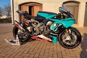 Yamaha R1 GYTR Petronas Replica nuova